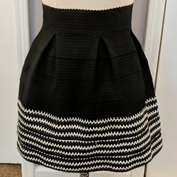 High waisted skirt - Picture 2 of 8